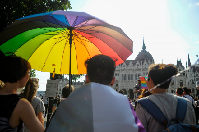 A Kúria meghajolt a kormány alapjogot sértő rendelete előtt - A Magyar Helsinki Bizottság és a Budapest Pride sajtóközleménye
